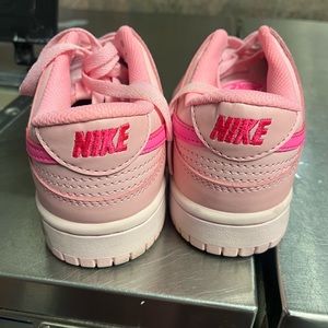 Tripple pink dunks (used)